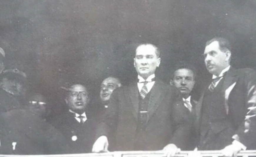 Atatürk'ün İlk Kez Yayımlanan Çarpıcı Fotoğrafları
