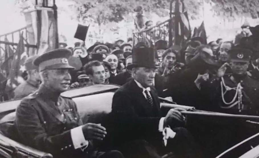 Atatürk'ün Yeni Ortaya Çıkan Fotoğrafları: Bir Tarihî Keşif